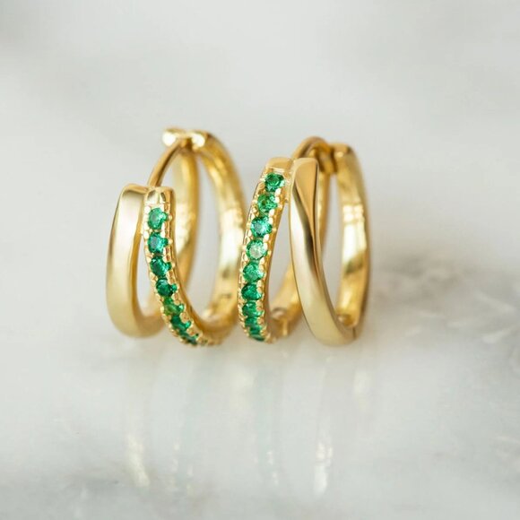 Double Huggie Earrings Green CZ CUTE everyday Jewelry huggies double hoop Green - Picture 1 of 7